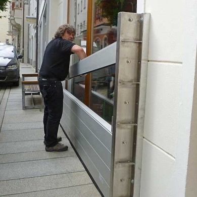 Des barrages anti-inondation BLOBEL pour protéger toute une rue